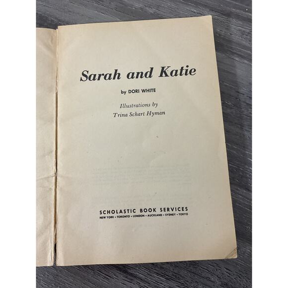 1972 Paperback Sarah and Katie by Dori White - Picture 3 of 6